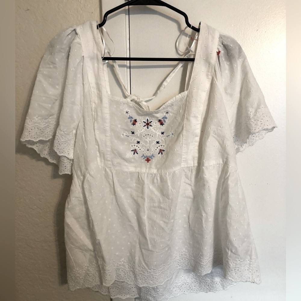 Old Navy Women’s White Patterned Top Shirt - Size L